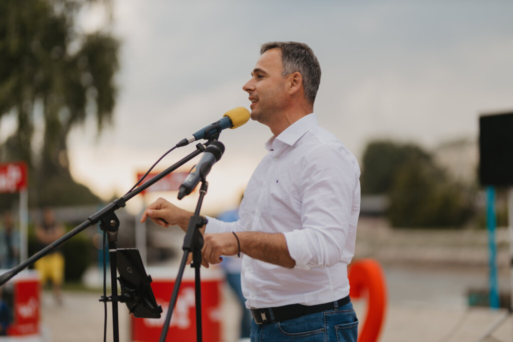 Aleksić poželeo Vučiću srećan put iz Niša, Stanković ga pozvao na duel: Završna konvencija "Biramo Niš" 2