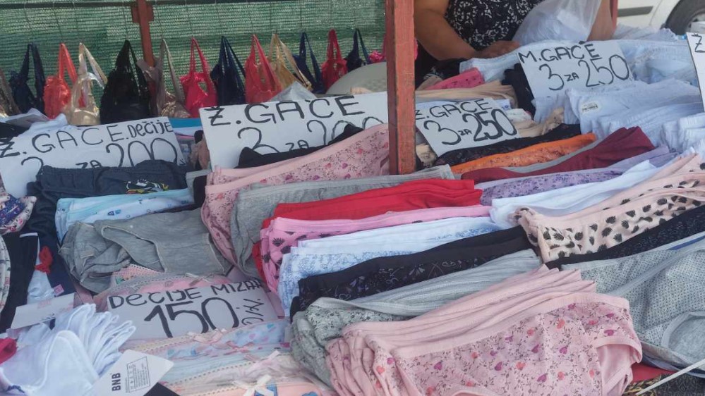 U Zaječaru počeo vašar sa pogledom na novi stadion "Kraljevica": Prasetina 3.000, jagnjetina 3.500, pljeskavica 350, a mekica 100 dinara (FOTO) 2