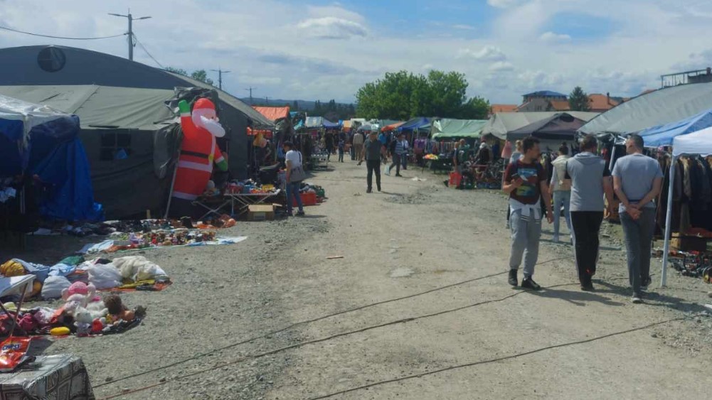 U Zaječaru počeo vašar sa pogledom na novi stadion "Kraljevica": Prasetina 3.000, jagnjetina 3.500, pljeskavica 350, a mekica 100 dinara (FOTO) 3