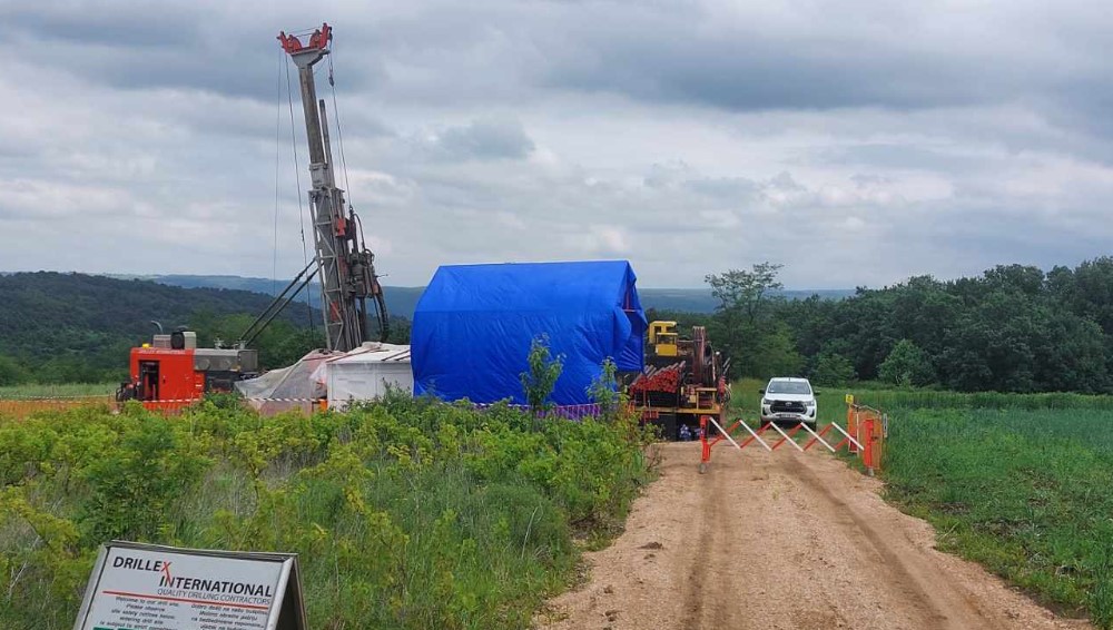 “Izmislili su priču o toploj vodi i kamenolomu, isto kao i krađu peska sa Kraljevice”: Boško Ničić opet krivi novinare i opozicionare da spinuju 3