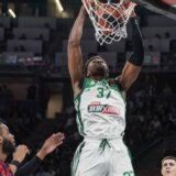 Adetokunpo tek 13. igrač sa objedinjenom NBA titulom i Evroligom 3