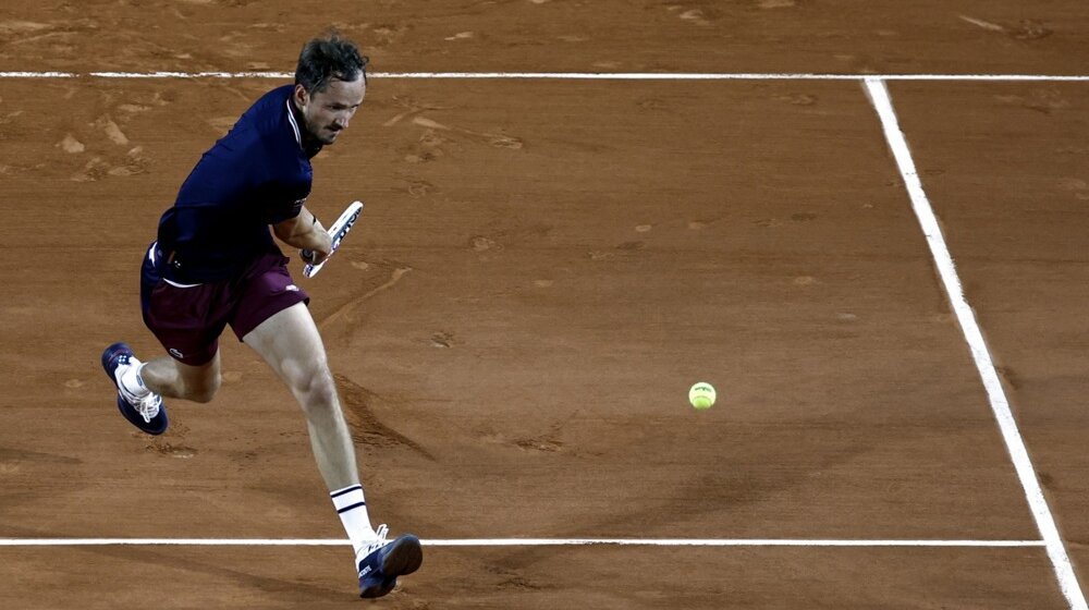 Kecmanović dočekao Medvedeva 1