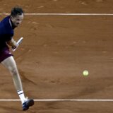 Kecmanović dočekao Medvedeva 6