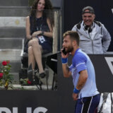 Đoković to nije doživeo u karijeri: Mute zaboravio da stavi telefon na "mute" pa je zvonilo usred meča (VIDEO) 1