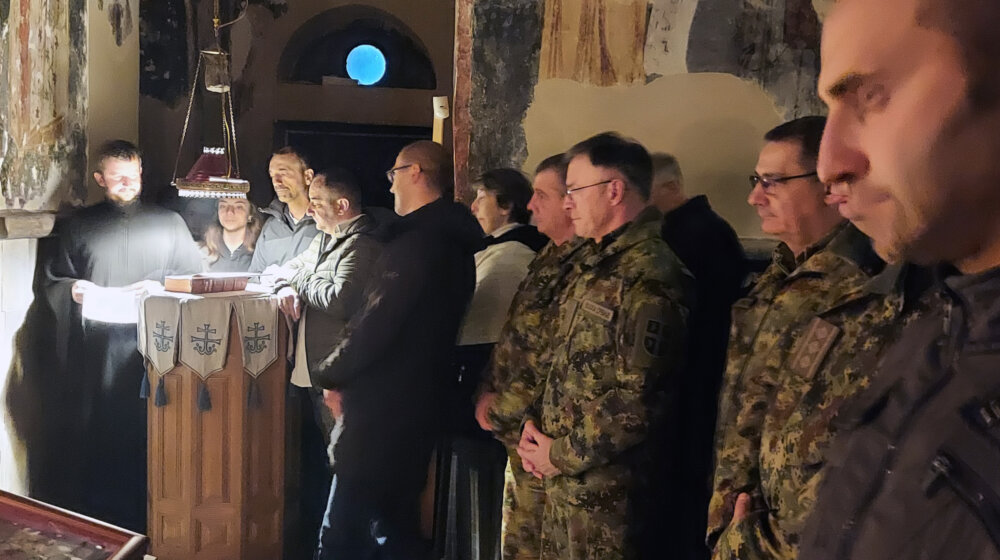 Načelnik Generalštaba prisustvovao sa saradnicima jutarnjoj vaskrsnoj službi i liturgiji u manastiru Studenica 17