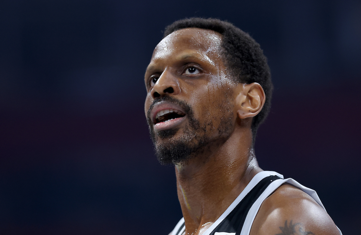 Na dan treće utakmice večitih rivala u finalu ABA lige: Naneli pesnicom naneo Lazareviću povredu oko oka (FOTO) 3