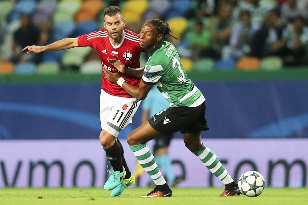 Prva Zlatna kopačka u četiri lige: Kristijano Ronaldo se izdvojio iz društva kojem pripada i srpski Mađar Nemanja Nikolić 2 Prva Zlatna kopačka u četiri lige: Kristijano Ronaldo se izdvojio iz društva kojem pripada i srpski Mađar Nemanja Nikolić 2