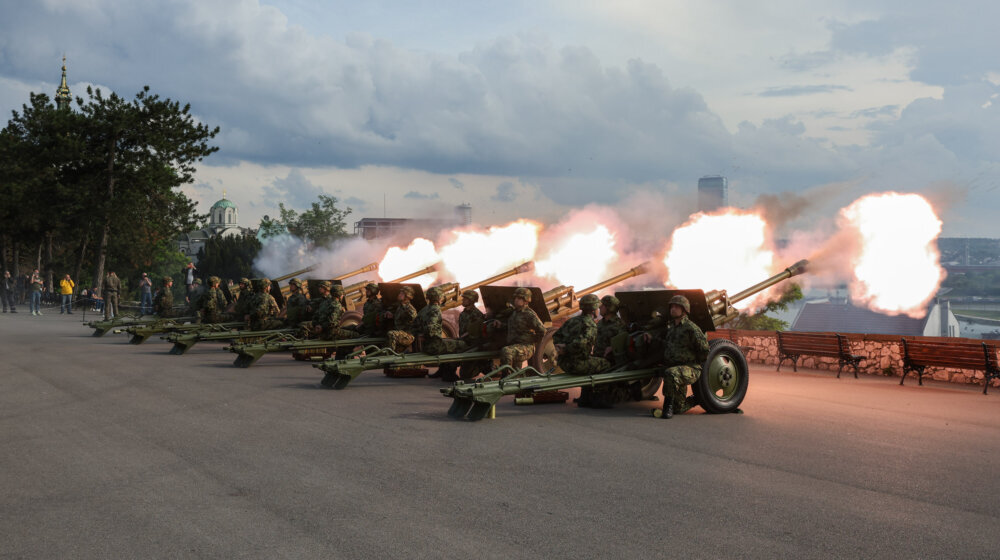 Počasna artiljerijska paljba povodom Dana pobede nad fašizmom 1