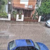 Nevreme zahvatilo Srbiju: RHMZ izdao hitno upozorenje za narednih sat vremena (FOTO, VIDEO) 4