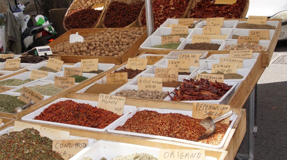 Zašto začine ne bi trebalo da držite u staklenim posudama 1