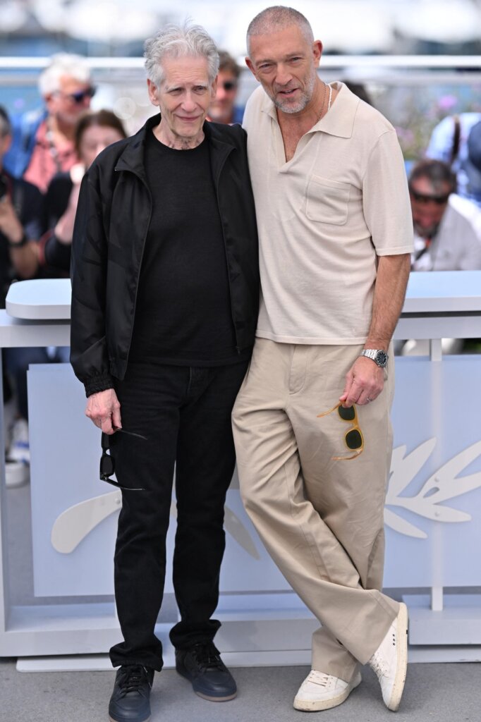 Dejvid Kronenberg ponovo šokirao Kan mračnim filmom “Plaštanica” 2 Dejvid Kronenberg ponovo šokirao Kan mračnim filmom “Plaštanica” 1