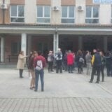 “Ovo je poslednji trenutak da se nešto učini pošto se osećamo ugroženo”: Prosvetari obustavili nastavu u Zaječaru 9