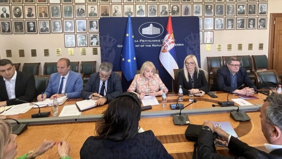 Šta je bilo sa obećanjem o uvođenju krivičnog dela zbog napada na prosvetne radnike? 2