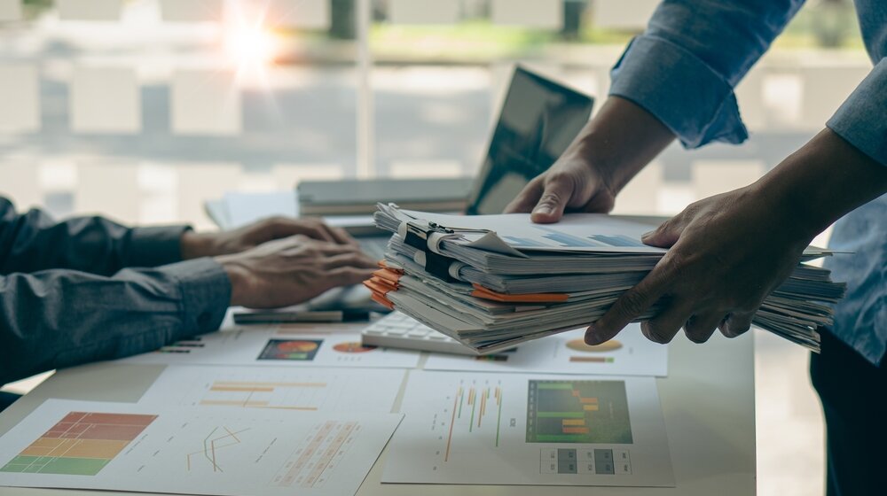 Jedan radni dan nedeljno se baca na glupe zadatke 1