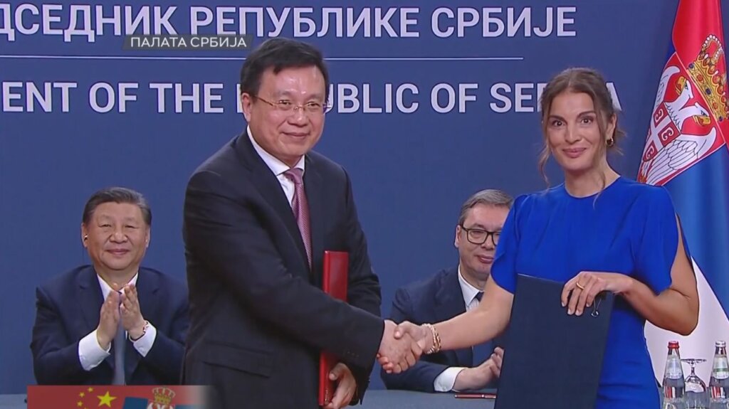 (FOTO) Vasiljević, Bujošević, Albunović, Grčić razmenili memorandume sa kineskim kolegama: Razumevanje u medijskoj sferi 2