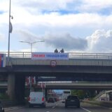 Transparenti „Srbi nisu genocidan narod“ na Novom Beogradu 8