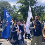 "Dokle više?": Počeo protest prosvetara protiv nasilja u školama, obustavljen saobraćaj ispred Skupštine Srbije 8