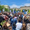 (VIDEO)"Dokle više?": Protest prosvetara protiv nasilja u školama, okupljeni stigli do Vlade Srbije 11