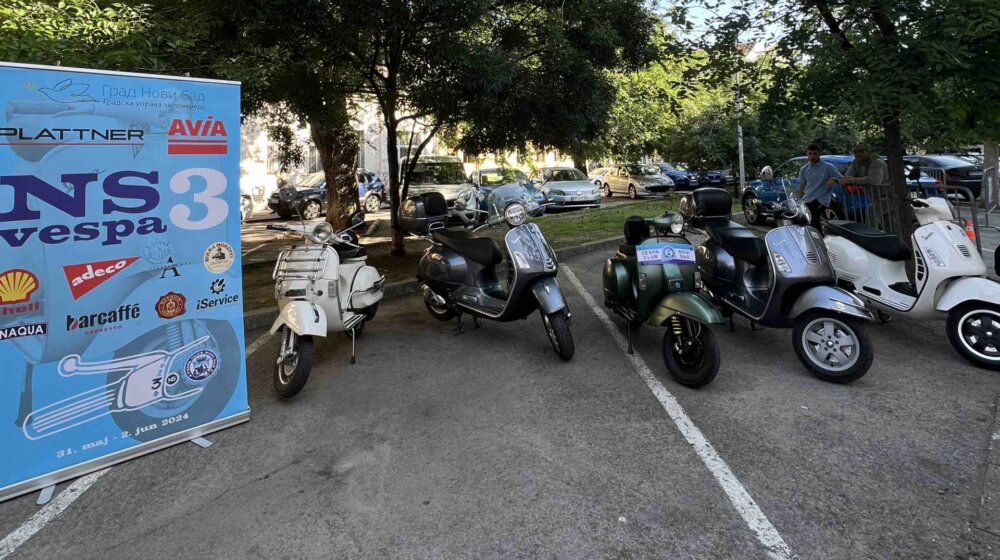 "Motor kupiš da bi ga vozio, a Vespu zato što je voliš": U subotu treći "NS Vespa" skup sa više od sto dvotočkaša u defileu 1