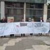 Skup podrške napadnutom novinaru Vuku Cvijiću na platou ispred Filozofskog fakulteta: "Nasilje dolazi sa vrha vlasti, oni ga promovišu i legitimišu" 18