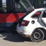 Sudar tramvaja i automobila u Bulevaru vojvode Mišića: Jedna osoba prevezena u Urgentni centar 8