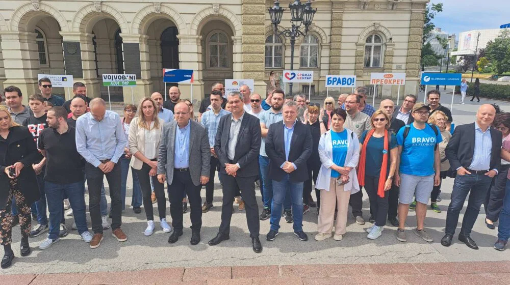 "Ova koalicija nije sastavljena da bi učestvovala na izborima nego na njima pobedila": Opozicija predstavila listu "Udruženi za slobodan Novi Sad" 10