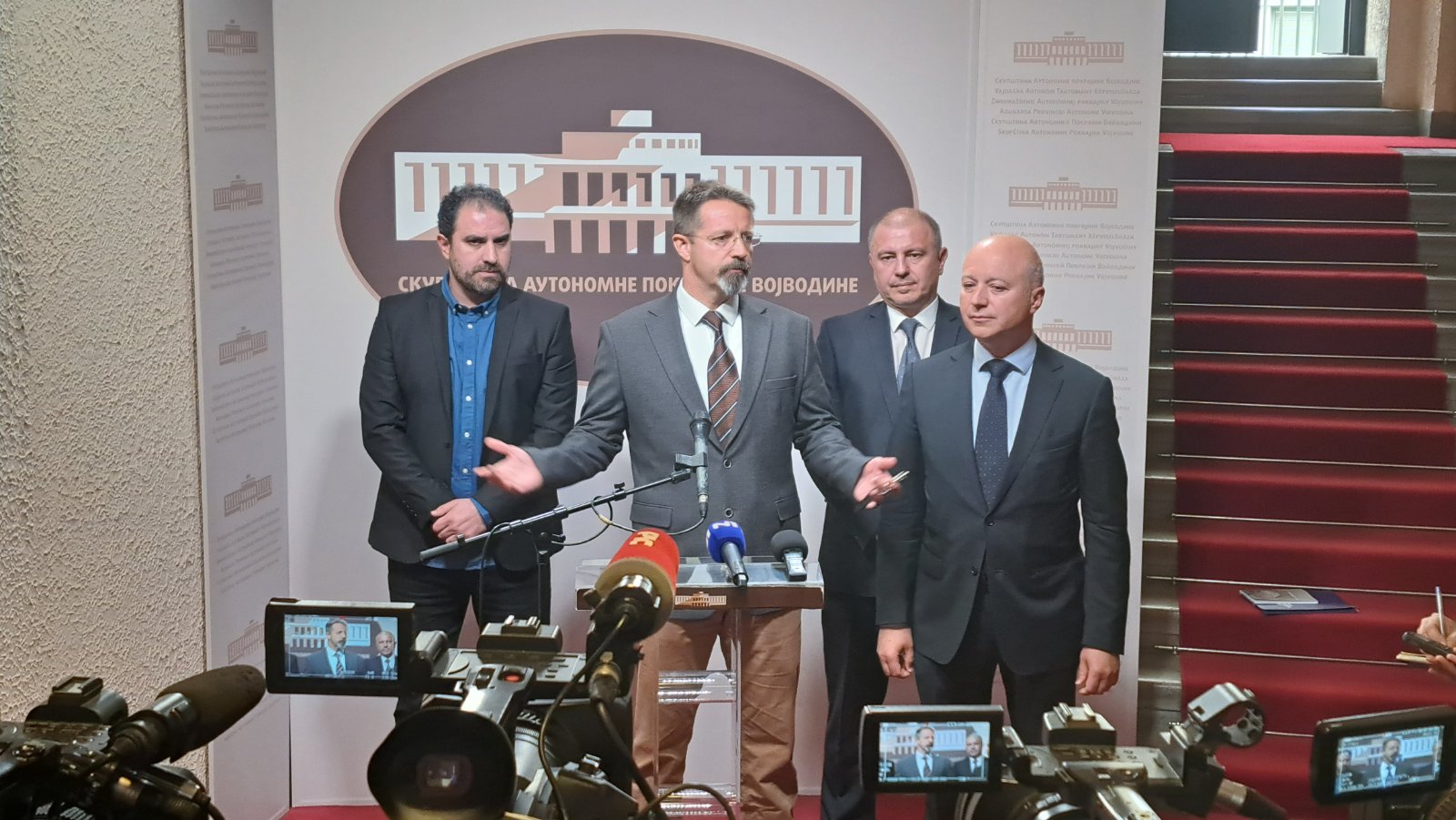 Maja Gojković izabrana za prvu predsednicu Vlade Vojvodine u istoriji: Opozicija bojkotovala sednicu jer nisu predstavljeni članovi Pokrajinske vlade 2