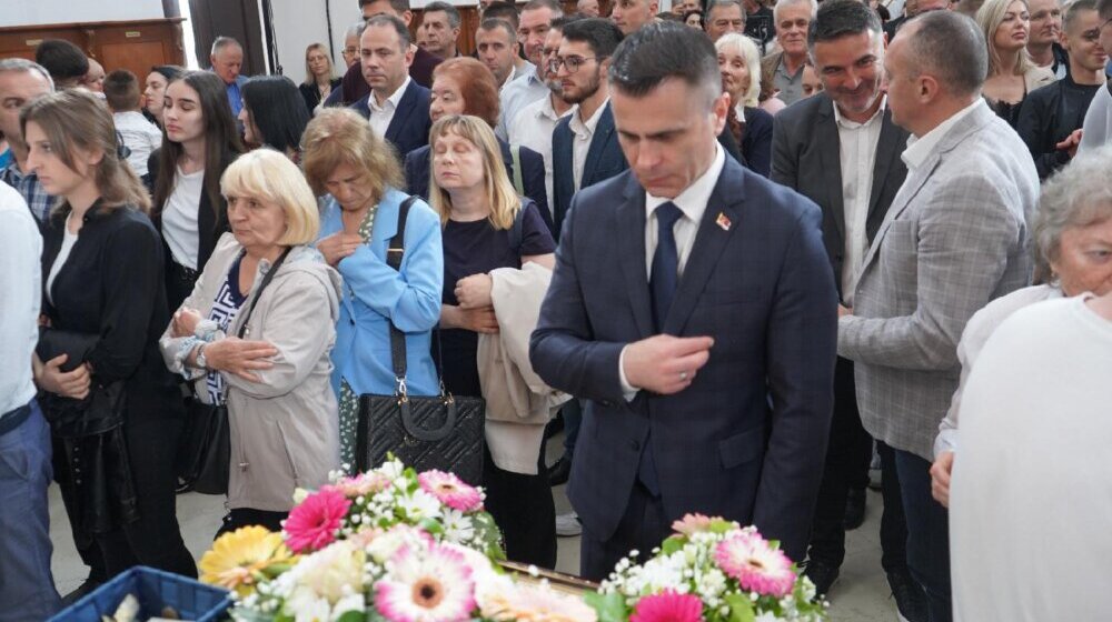 Ministar Milićević sa Srbima u Vukovaru na uskršnoj liturgiji 8