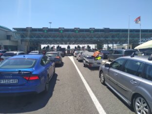 Porast carinskih prekršaja, tokom vikenda zaplenjena roba i gotovina u vrednosti preko 100.000 evra (FOTO) 2