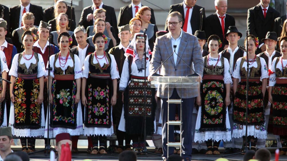 Kući u Otadžbinu: Autorski tekst Borisa Dežulovića 1