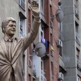 Centar Bila Klintona: Pre 25 godina NATO proterao srpsku vojsku sa Kosova i okončao deceniju etničkog čišćenja 10