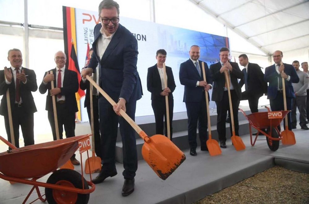 Aleksandar Vučić "Medijana dovela nula investitora, maca im pojela jezik": Zašto upravo sada Vučić proziva jedinu opozicionu opštinu u Srbiji za ono što nije njena nadležnost 6