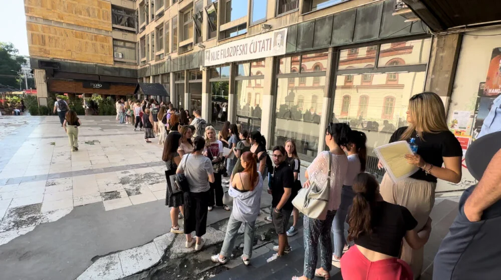Na Beogradskom univerzitetu za septembarski rok ostalo slobodno 3.781 mesto: Na tri fakulteta alarmantna situacija 1