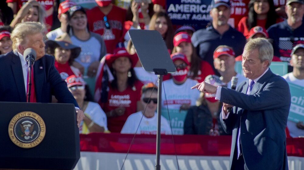 Šta je Najdžel Faraž naučio od američke desnice?: Politico o lideru Bregzita koji oponaša Trampa u uništavanju desnog centra u Britaniji 1