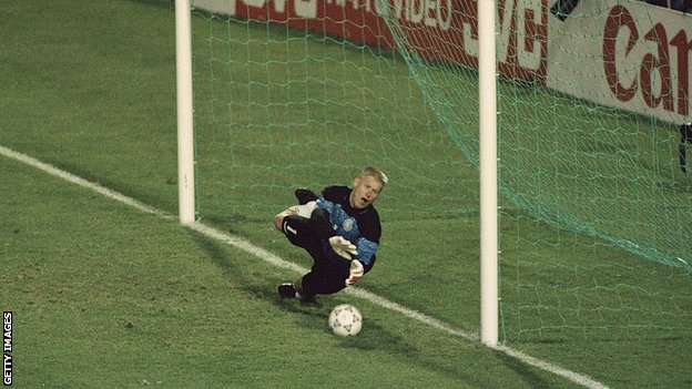 Evropsko prvenstvo u fudbalu 1992: Labudova pesma Jugoslavije u kvalifikacijama, danska epopeja na turniru 5 Peter Schmeichel