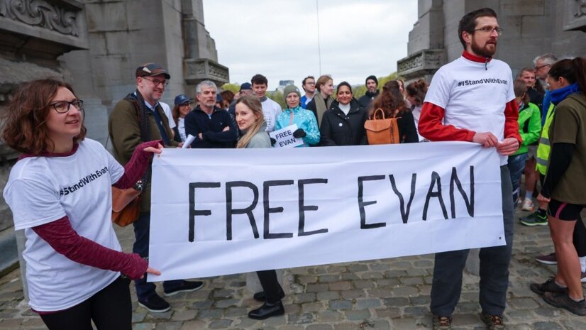 "Preti mu 20 godina zatvora": Iza zatvorenih vrata počelo suđenje američkom novinaru u Rusiji 1