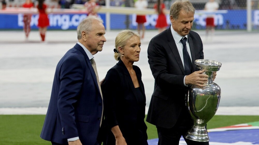 Ceremonijom na stadionu u Minhenu otvoreno Evropsko fudbalsko prvenstvo 1