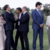 Društvne mreže "ulovile" zanimljive trenutke: Kako je izgledao susret Makrona i Meloni? 1