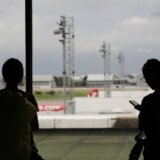 "Neće se suočiti sa novom zatvorskom kaznom": Pre Australije, avion sa Džulijanom Asanžom sleteo u Bankok (VIDEO) 3