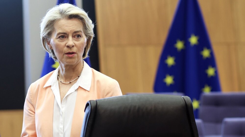 Zašto se poruke Fon der Lajen automatski brišu, "telefon bi se u suprotnom zapalio"? 1