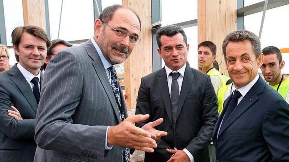 Skandal sa gatarom i divljim seks žurkama potresa francuski turistički gradić 2 Detore (drugi sleva) i bivši francuski predsednik Nikola Sarkozi 2011. godine.