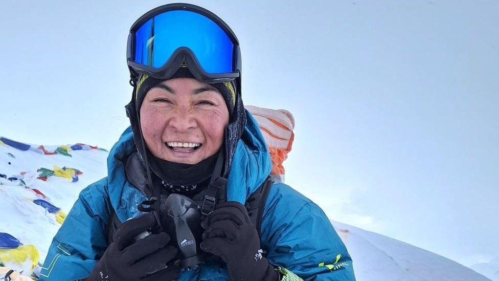 Pundžo Džangmu Lama: Najbrža žena koja je osvojila Mont Everest kaže da je „sve moguće" 1 Nasmejana Pundžo Džangmu Lama na Himalajima