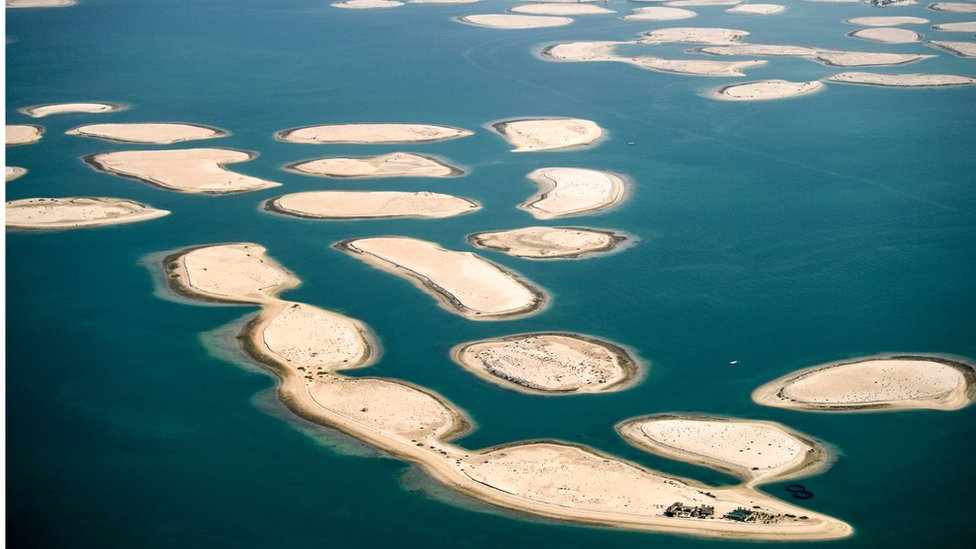 Šta se dešava sa 260 veštačkih ostrva arhipelaga ‘Svet’ u Dubaiju 5 Bare sand on islands in The World Dubai