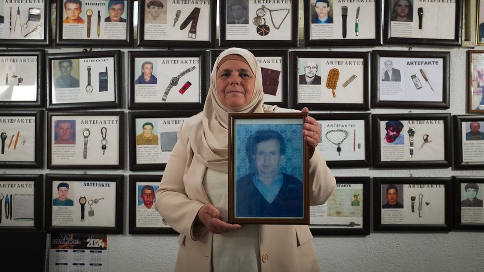 „Ni živ, ni mrtav": Žene sa Kosova već 25 godina tragaju za nestalima 8 Gjyla Haziri's husband died during the war