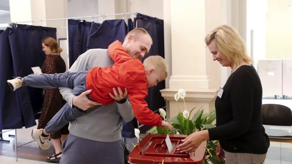 Izbori za Evropski parlament 2024: Politički potres - težak poraz za Šolca i Makrona 6 Glasanje EU