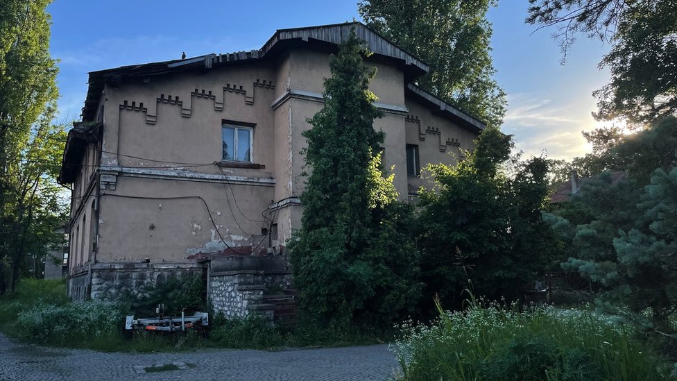 Stara šećerana u Beogradu: Slatka proizvodnja, radnički štrajk i pozorište 4 Upravna zgrada u dvorištu fabrike