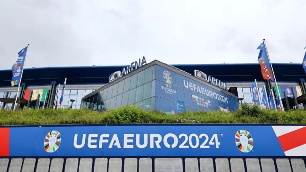 Euro 2024: Nemačke vlasti ocenile duel Srbije i Engleske kao meč „visokog rizika" 1 Srbija i Engleska igraju prvo kolo grupe C u Gelzenkirhenu.