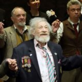 Pozorište: Slavni glumac Ijan Makelen pao sa scene dok je glumio u predstavi 6