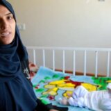 Izrael i Palestinci: Očajna majka moli za hranu za njenu petomesečnu bebu 13