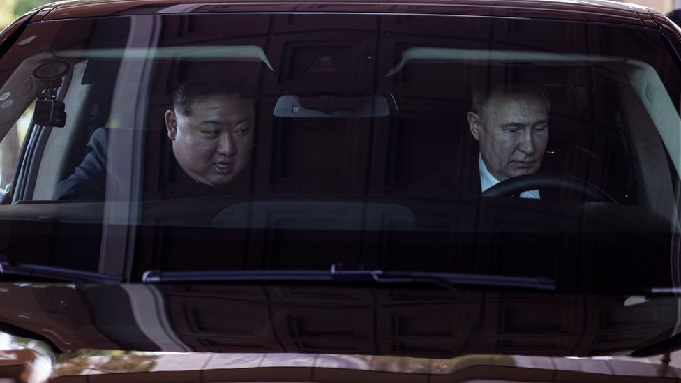 Severna Koreja i Rusija: Limuzina, servis za čaj i 'biste' među poklonima koje su razmenili Putin i Kim 2 kim i putin